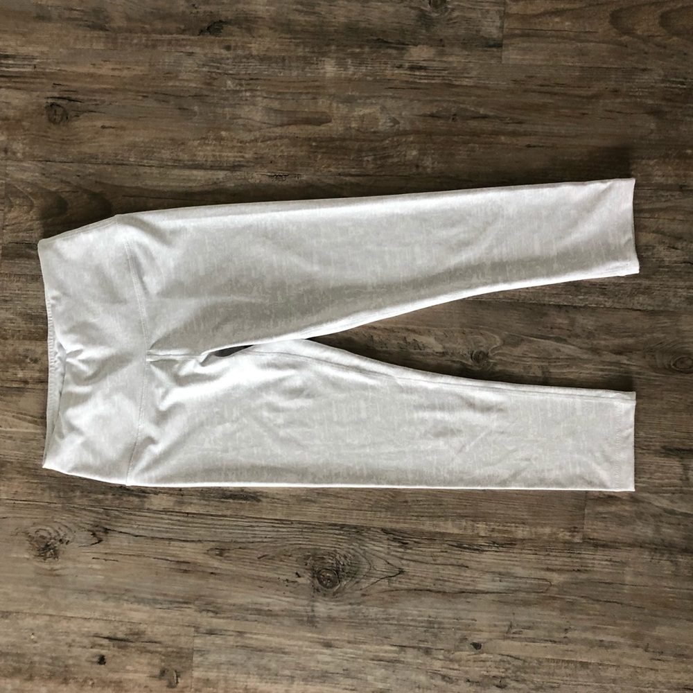 White Capri leggings